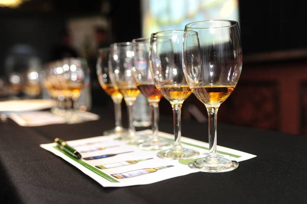 Whisky tasting glasses with samples | The Art of Whiskey